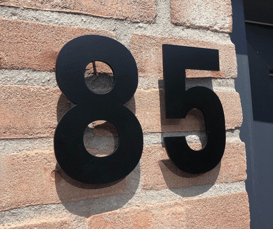 Huisnummer zwart mat - Lettertype Bahnschrift - 15 cm hoog 2