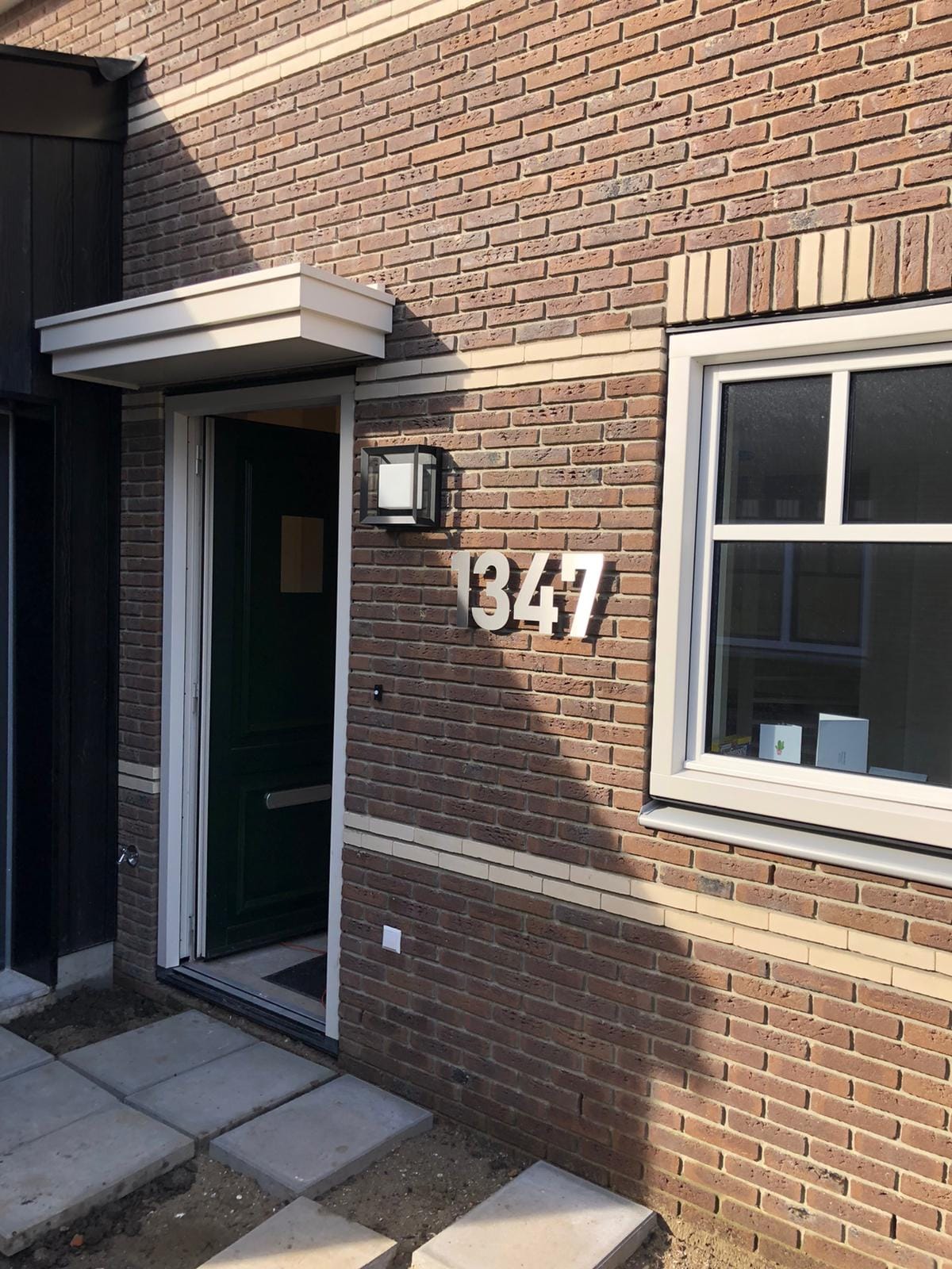 RVS huisnummer 1347 - Lettertype Bahnschrift - Hoogte 25 cm